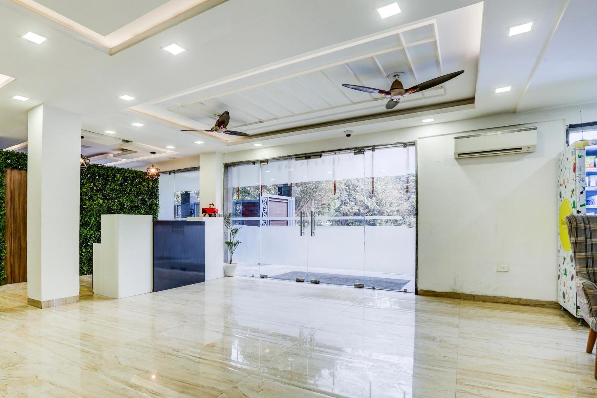 Hotel Greysky Medicity Gurgaon Exterior foto