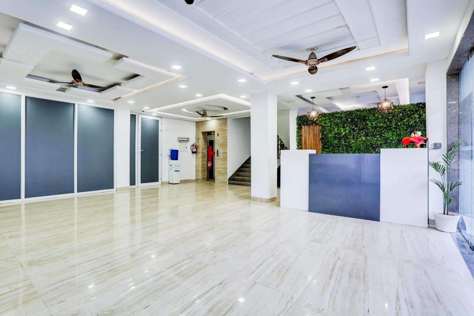 Hotel Greysky Medicity Gurgaon Exterior foto